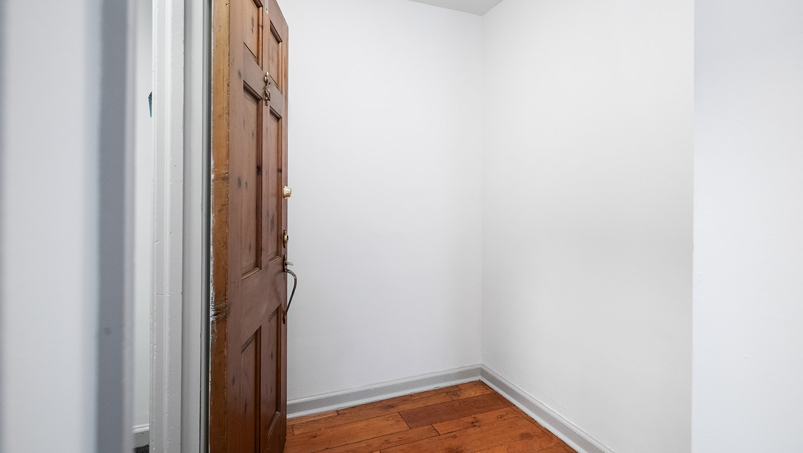 2920 Midvale Ave.