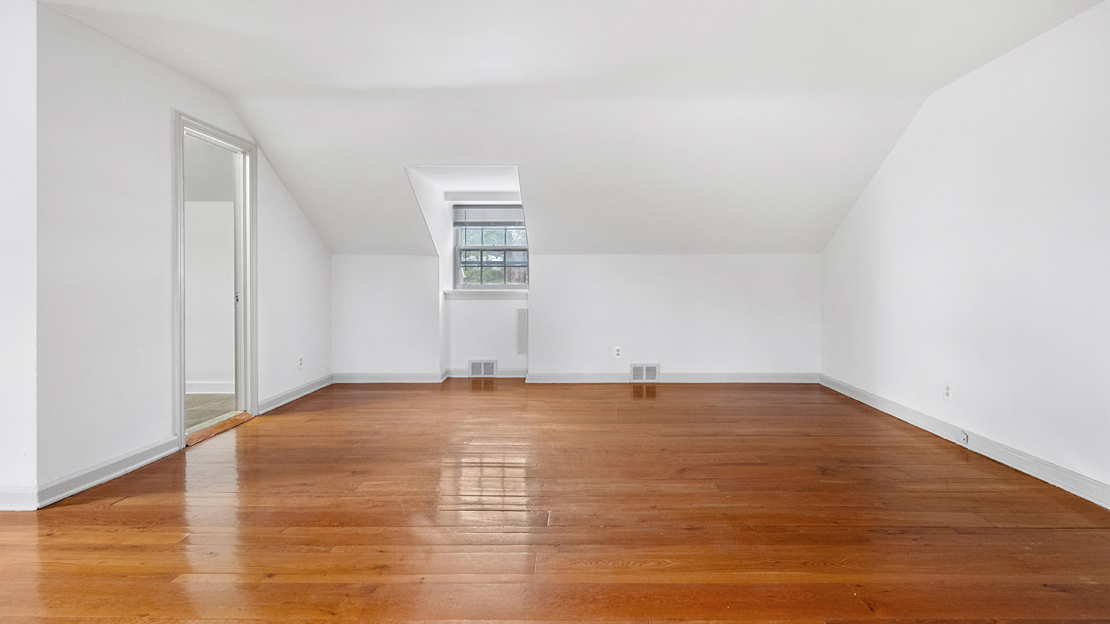 2920 Midvale Ave.
